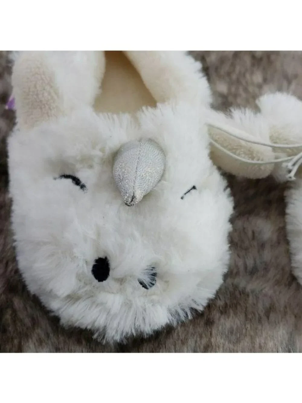 Love At First Sight Unicorn Girls Slippers 2-3T Soft Plush White Fuzzy Unicorn D